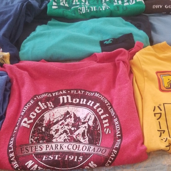 Men's T-shirt Bundle. Size S. - Picture 3 of 8